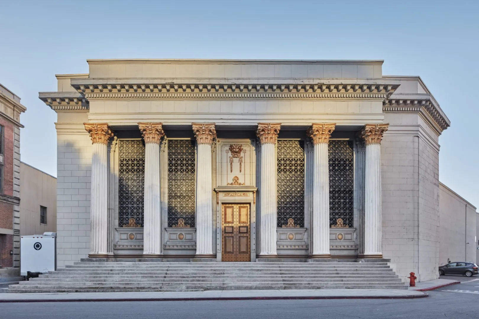 Embassy Courtyard / New York Park