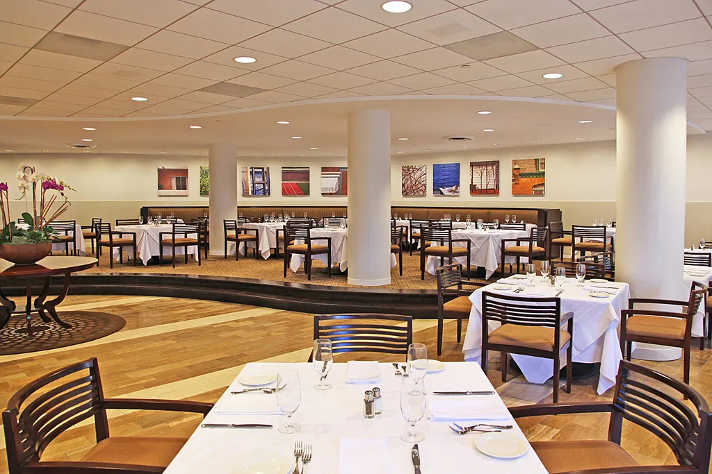Commissary Fine Dining Room 03