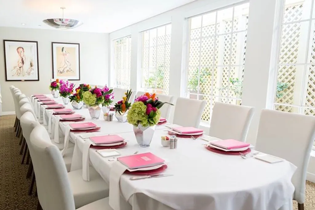 Commissary Fine Dining Room 07