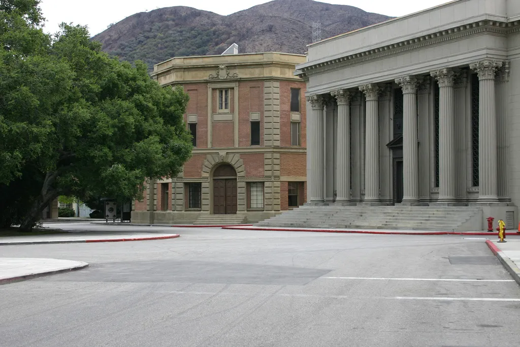 Embassy Courtyard 01